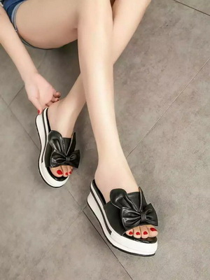 CHANEL Slippers Women--013